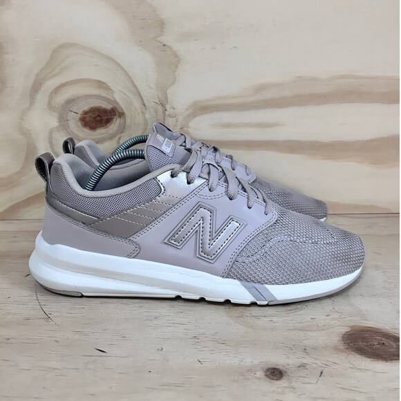 New Balance - 009 Lightweight - Running Shoes - Gray - Women's - 11 - WS009MC1 - Picture 1 of 9
